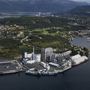 Fish oil spill at Norwegian EWOS plant
