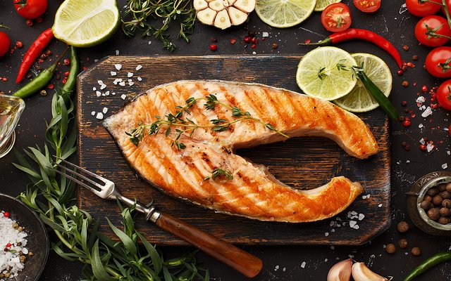 French hypermarket Cora introduces salmon raised on algal oil